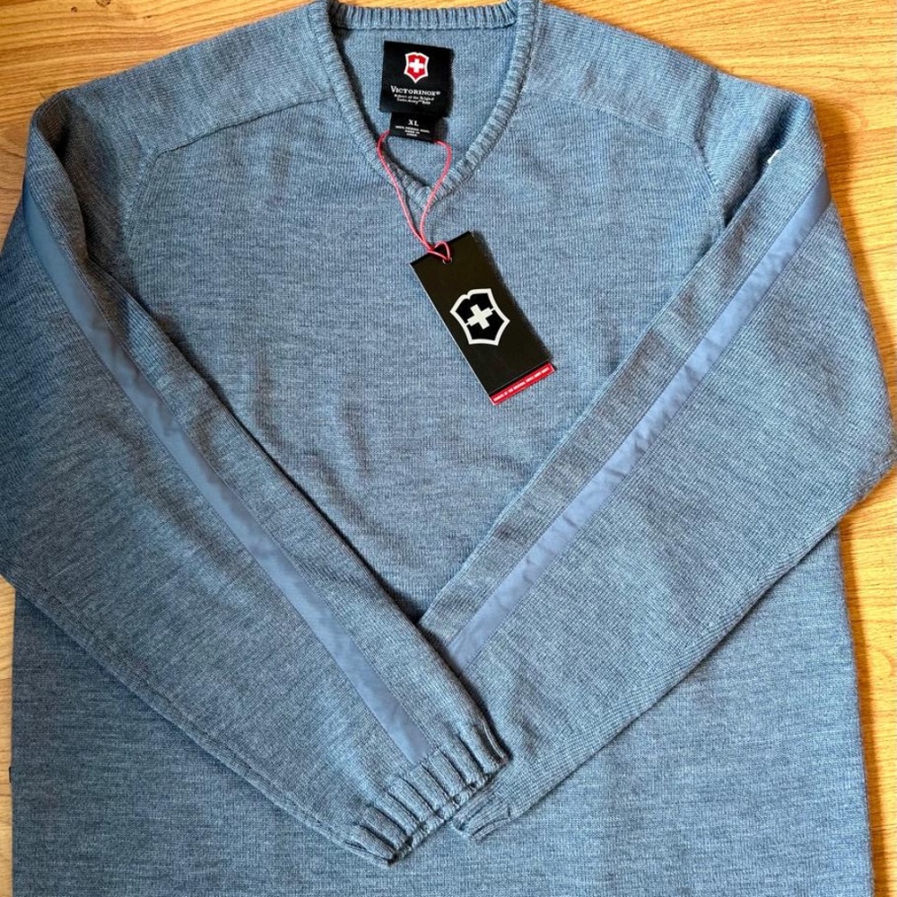 Victorinox Swiss Army Sweater NWT